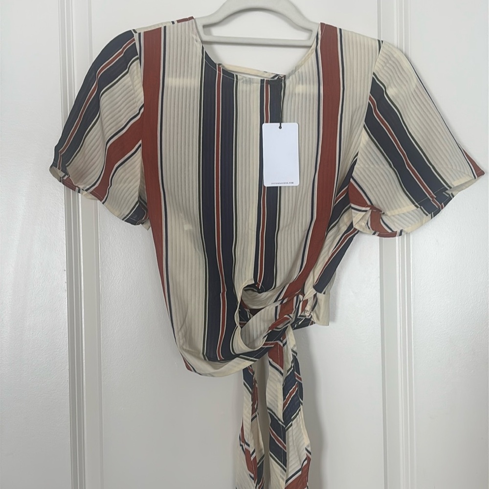 NWT J.O.A Top.  Size Medium.